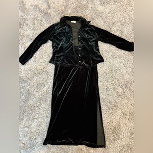 Piece x Piece elements emerald Velvet Skirt and blazer set